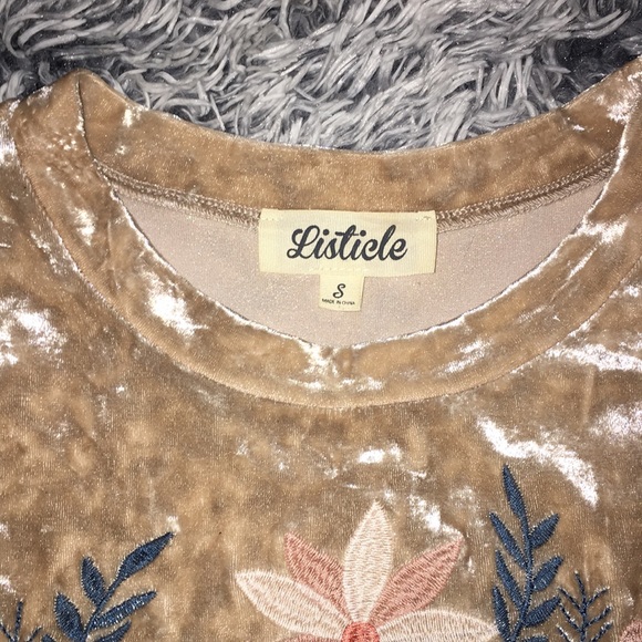 Listicle Crushed Velvet Top - Picture 5 of 6